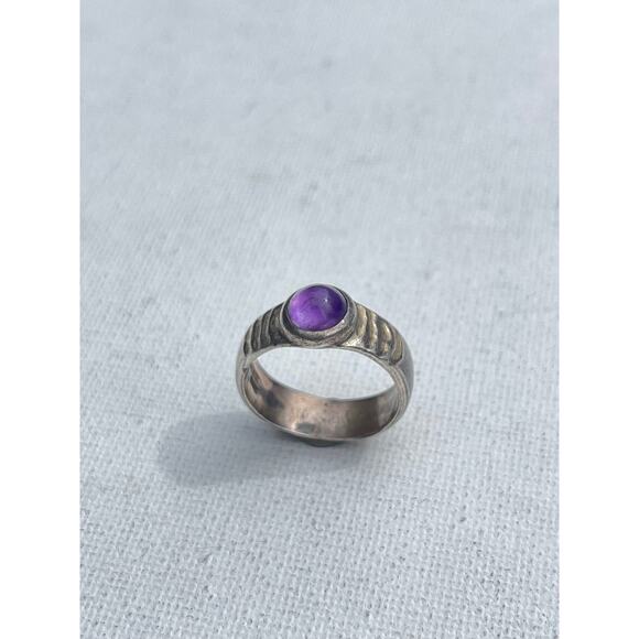 Vintage Amethyst Sterling Silver Ring - Hallmarked - Picture 2 of 6